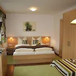 Frühstückspension Zimmervermietung Babsy 4*