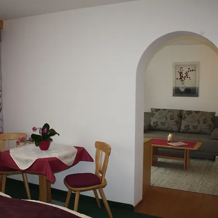 Alojamento de Acomodação e Pequeno-almoço Zimmervermietung Babsy 4*