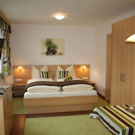 Zimmervermietung Babsy Bed and Breakfast 2*