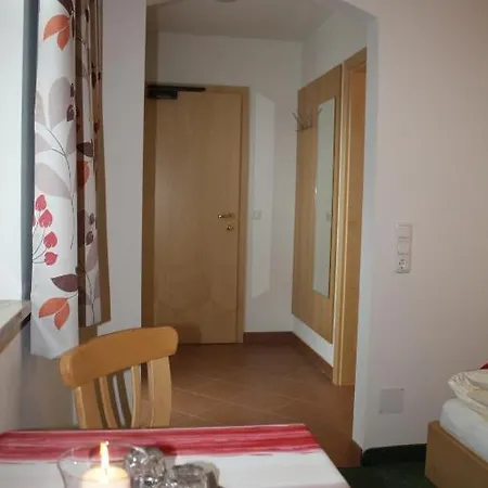 Zimmervermietung Babsy Alojamento de Acomodação e Pequeno-almoço Zell am See