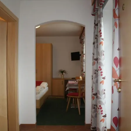 Zimmervermietung Babsy Bed and breakfast 4*